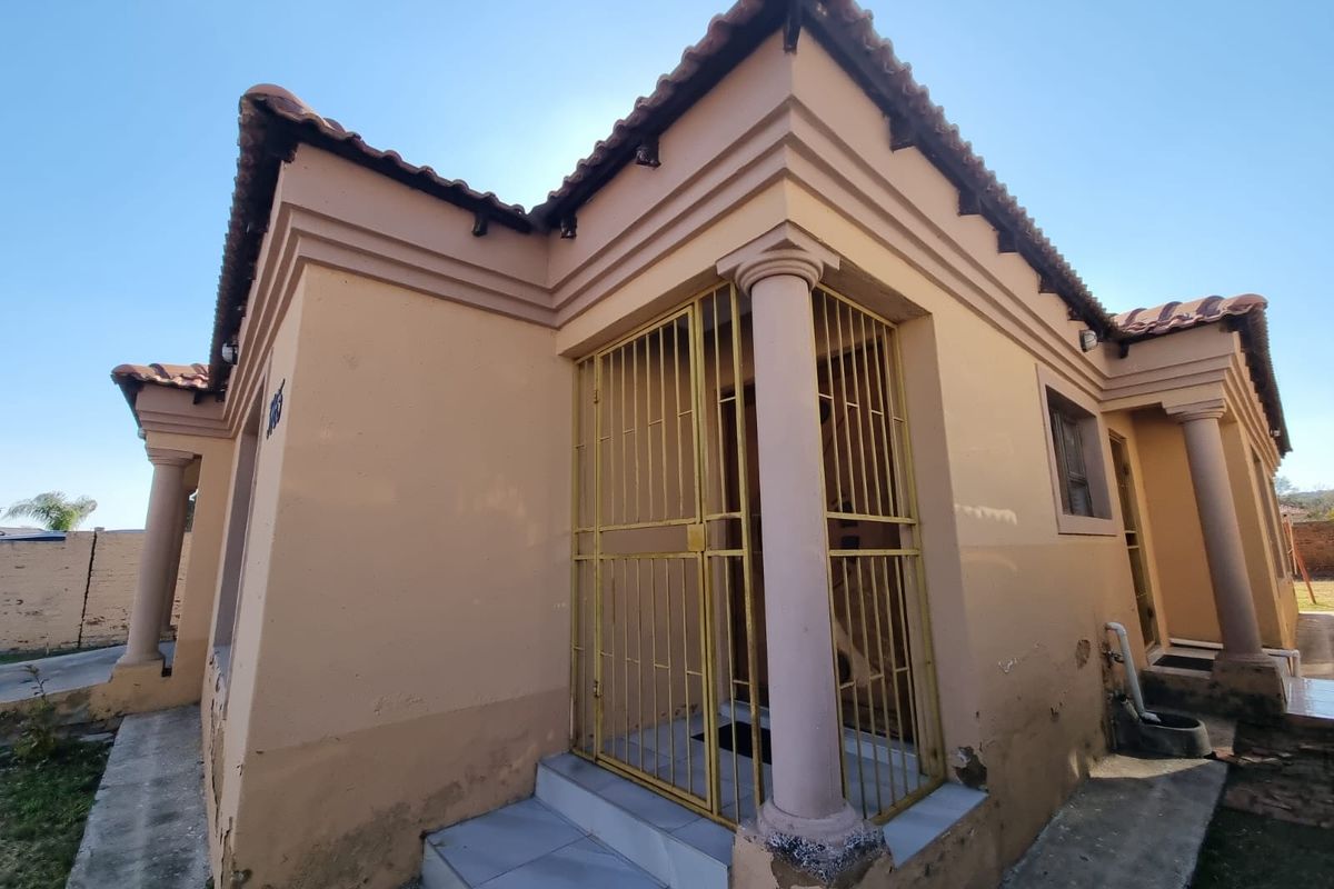 Brits - Charming 3-bedroom house , perfect for families - Photo 3