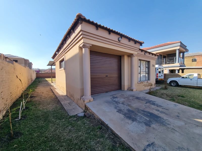 Brits - Charming 3-bedroom house , perfect for families - Photo 10