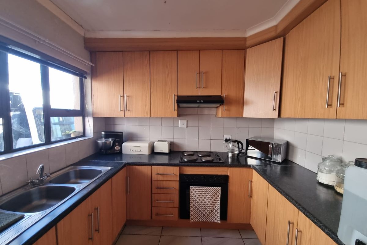 Brits - Charming 3-bedroom house , perfect for families - Photo 4