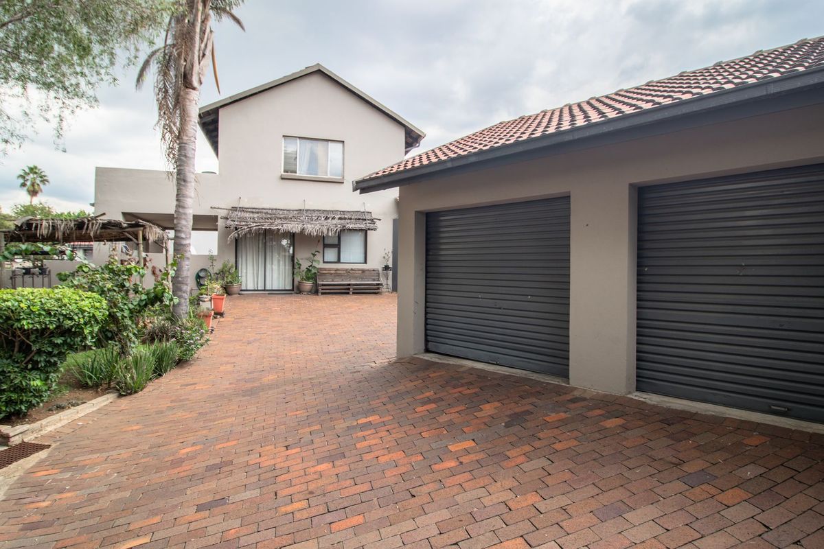 Discover Refined Family Living in a Premier Boomed Area! - Photo 2