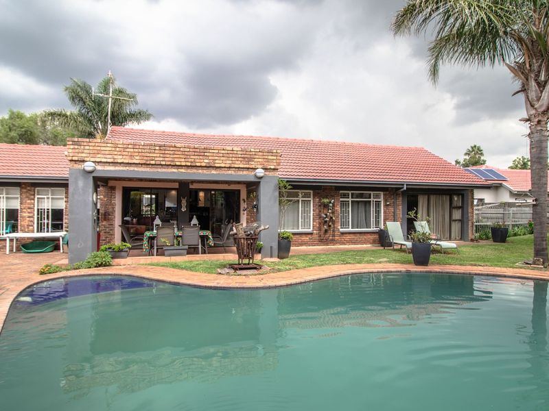 Discover Refined Family Living in a Premier Boomed Area! - Photo 8