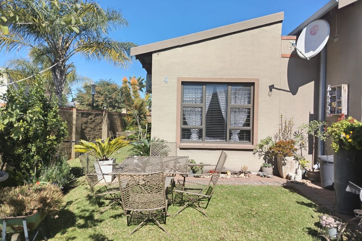 Charming 2-bedroom house for sale in Casa Valde Retirement Village! - Photo 5