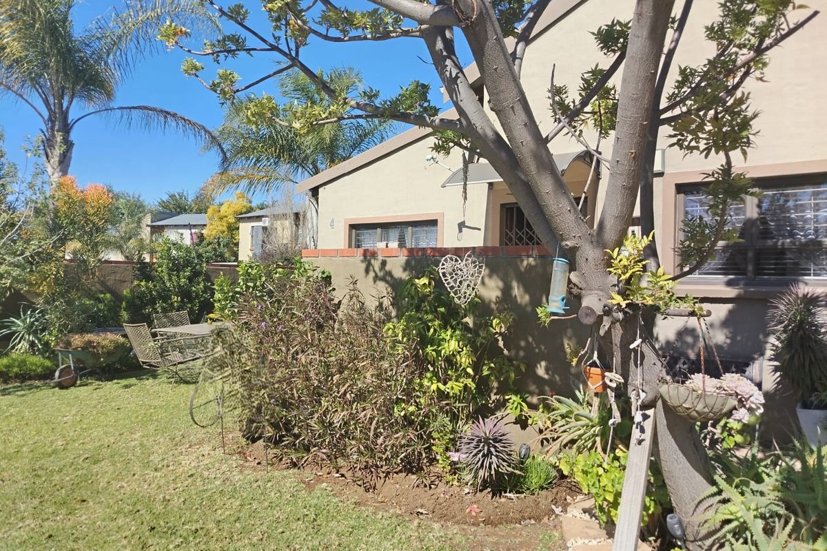 Charming 2-bedroom house for sale in Casa Valde Retirement Village! - Photo 3