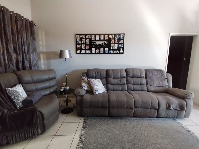 Charming 2-bedroom house for sale in Casa Valde Retirement Village! - Photo 7