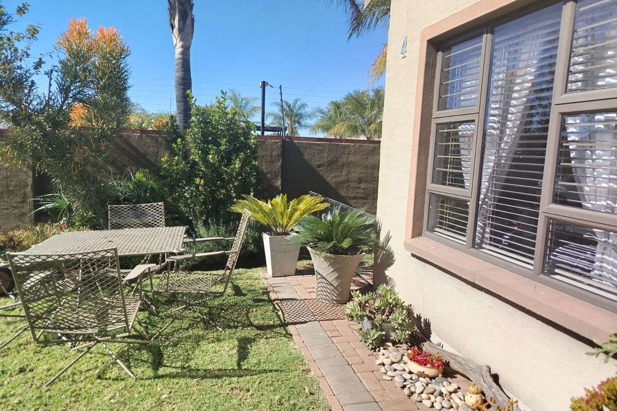 Charming 2-bedroom house for sale in Casa Valde Retirement Village! - Photo 2