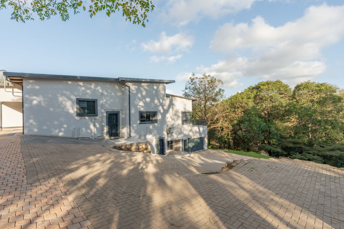 Discover the Pinnacle of Elegance in Reservoir Hills, Durban - Photo 3