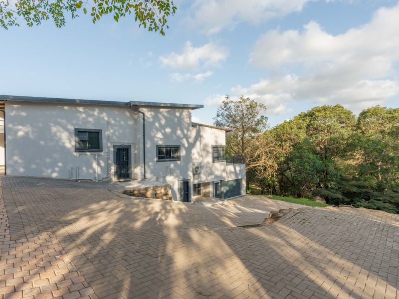 Discover the Pinnacle of Elegance in Reservoir Hills, Durban - Photo 3