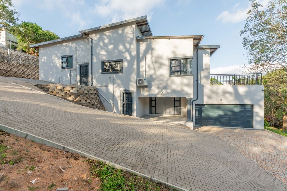 Discover the Pinnacle of Elegance in Reservoir Hills, Durban - Photo 2