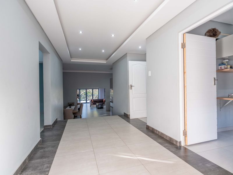 Discover the Pinnacle of Elegance in Reservoir Hills, Durban - Photo 9