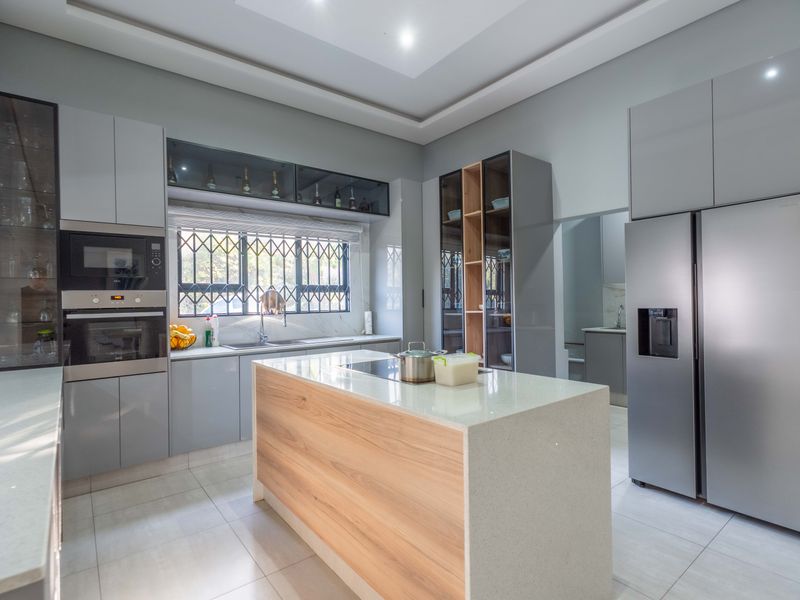 Discover the Pinnacle of Elegance in Reservoir Hills, Durban - Photo 7