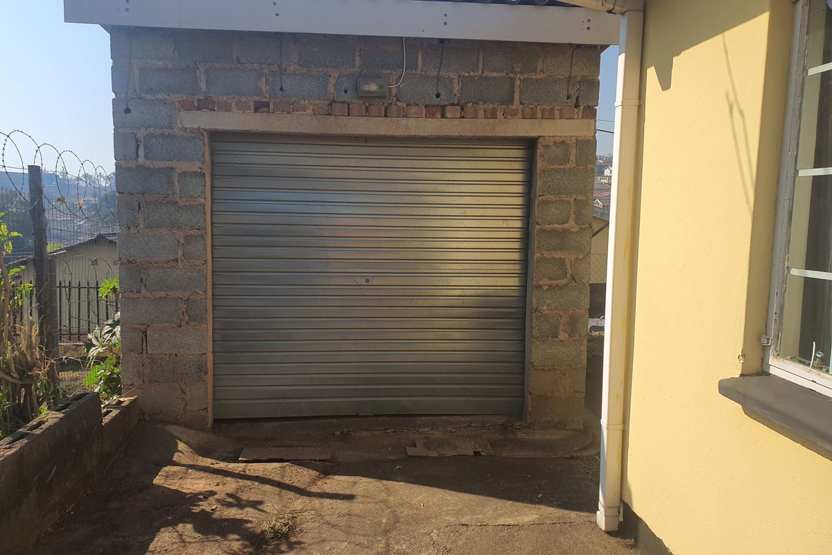 Unlock the Potential – Renovator’s Dream in Imbali! - Photo 4