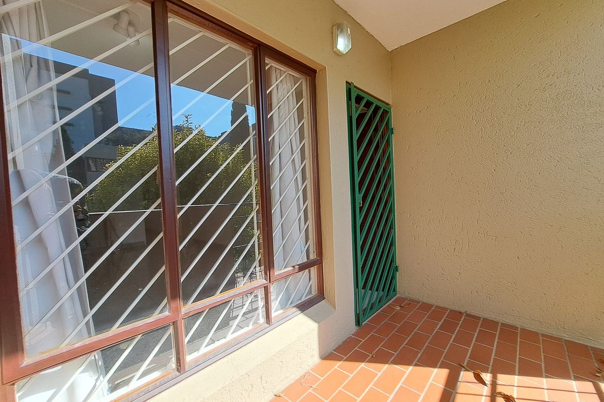 Charming unit 2 minutes from Sandton CBD - Photo 5