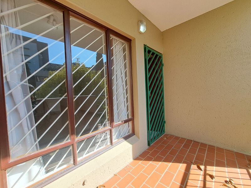 Charming unit 2 minutes from Sandton CBD - Photo 5
