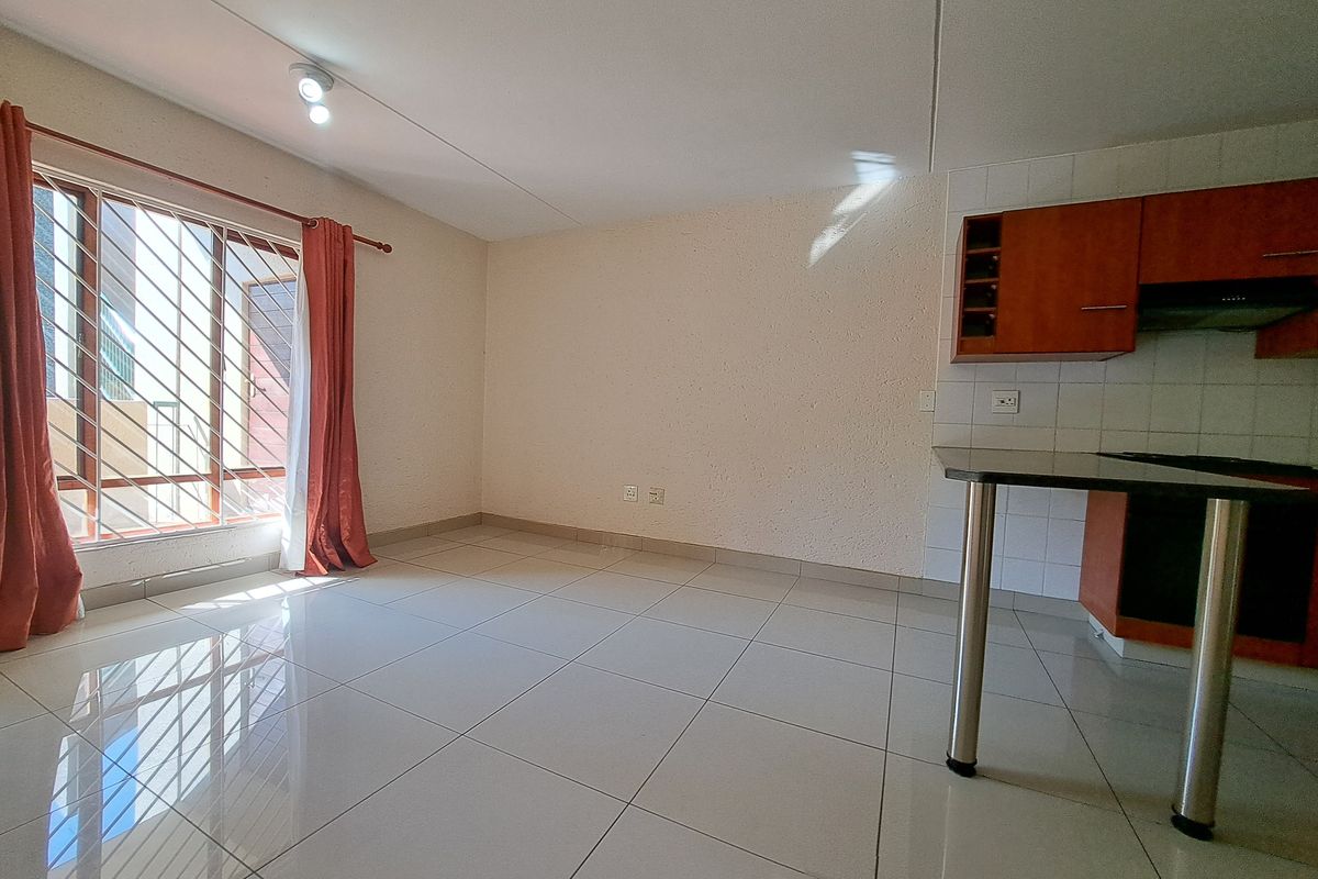 Charming air bnb ready unit 2 minutes from Sandton CBD - Photo 5