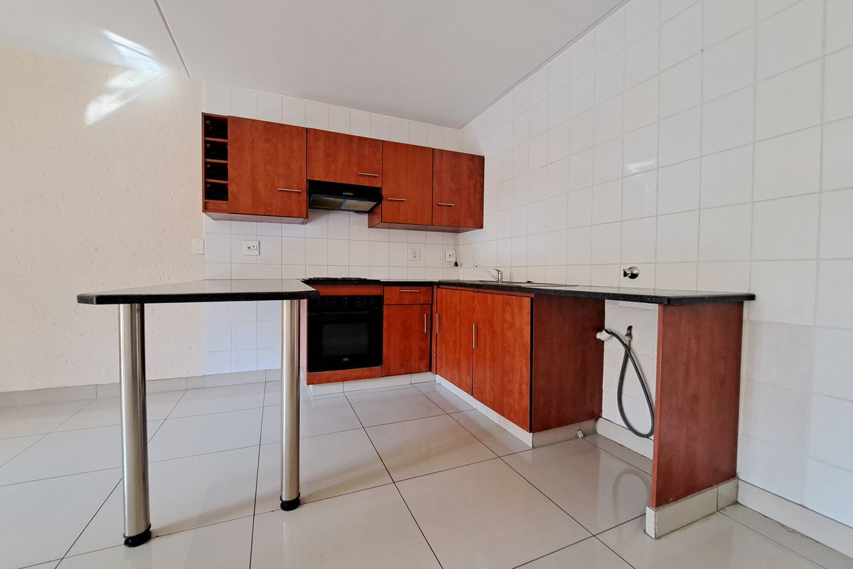 Charming air bnb ready unit 2 minutes from Sandton CBD - Photo 4