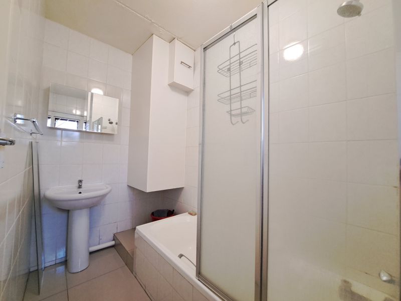 Charming air bnb ready unit 2 minutes from Sandton CBD - Photo 9
