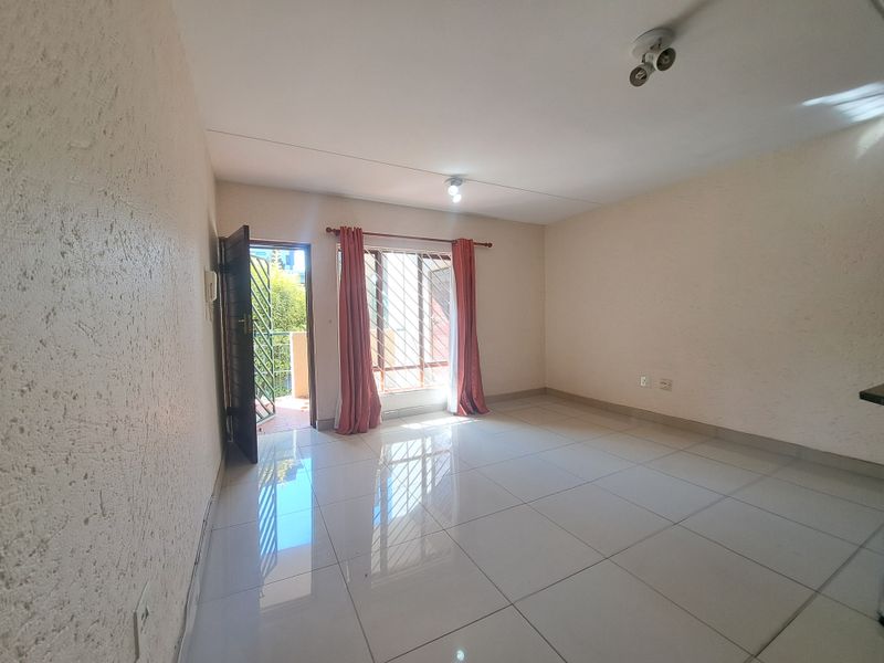 Charming air bnb ready unit 2 minutes from Sandton CBD - Photo 6