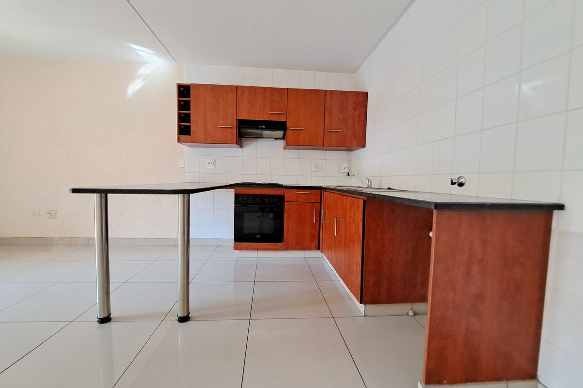 Charming air bnb ready unit 2 minutes from Sandton CBD - Photo 3