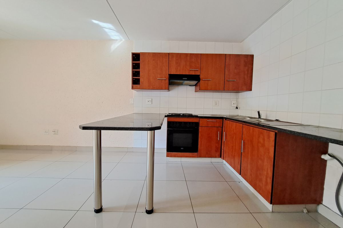 Charming air bnb ready unit 2 minutes from Sandton CBD - Photo 2