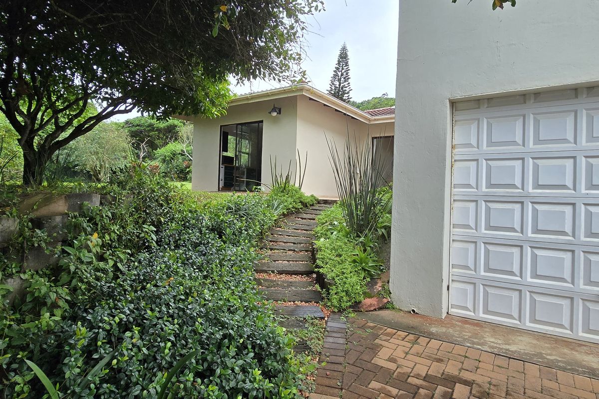 Elegant Double-Storey Residence with Exceptional Features and Coastal Tranquility - Photo 2