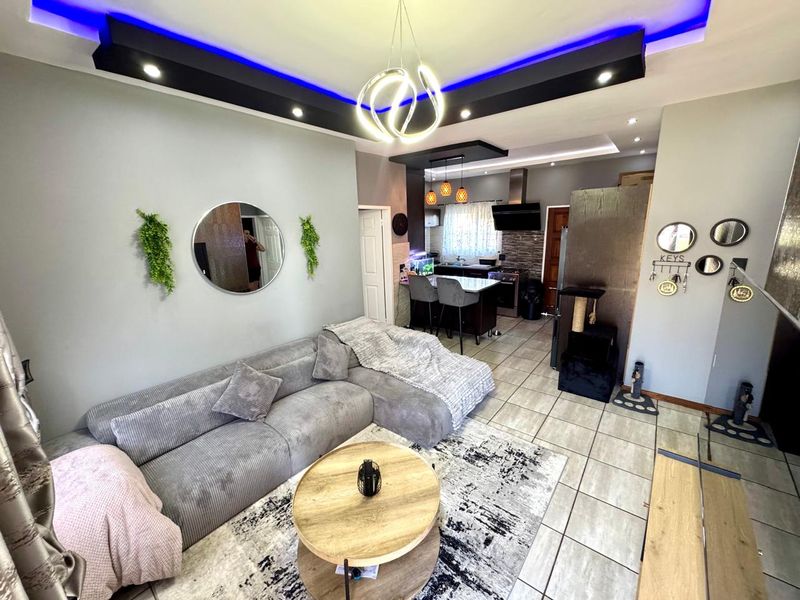 Modern and stylish three bedroom townhouse for sale in Terra Nova Trichardt. - Photo 4