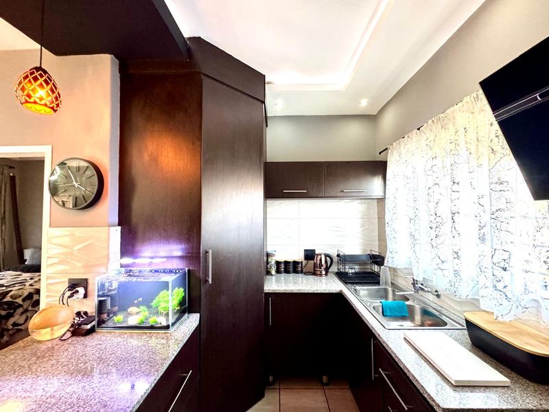 Modern and stylish three bedroom townhouse for sale in Terra Nova Trichardt. - Photo 10