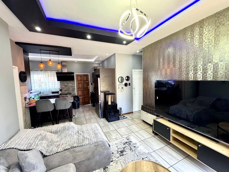 Modern and stylish three bedroom townhouse for sale in Terra Nova Trichardt. - Photo 5