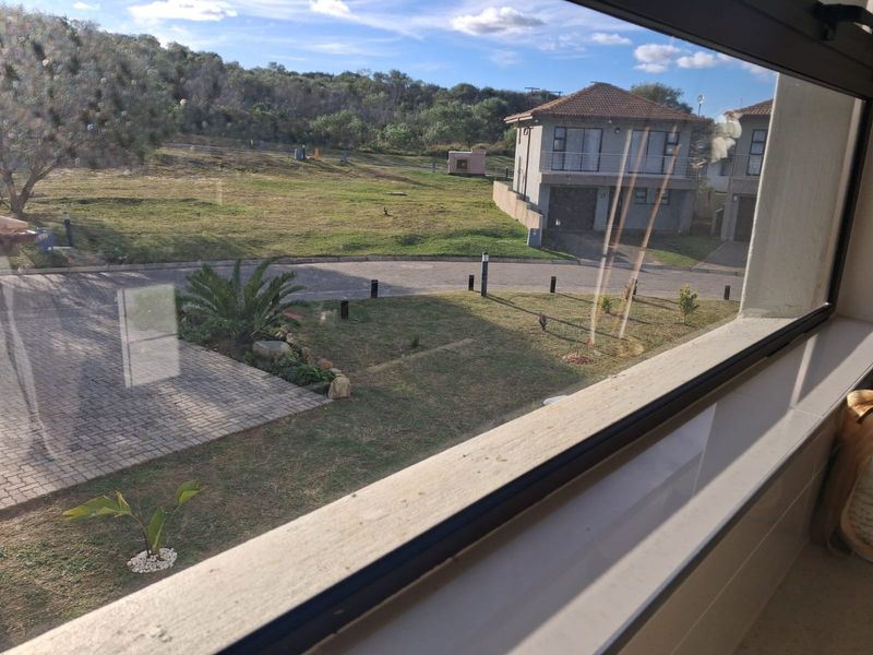 Beautiful Furnished 3 bedroom Family Home to rent in Winterstrand - secure complex - Photo 3