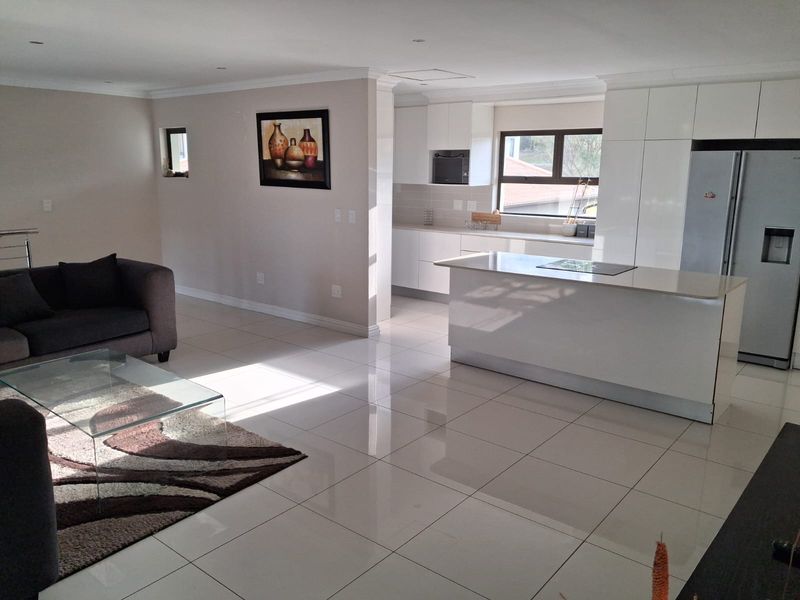 Beautiful Furnished 3 bedroom Family Home to rent in Winterstrand - secure complex - Photo 4
