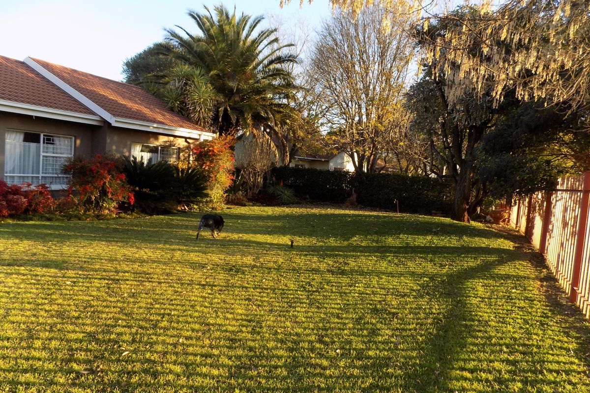 Family home on Large Stand - Photo 2