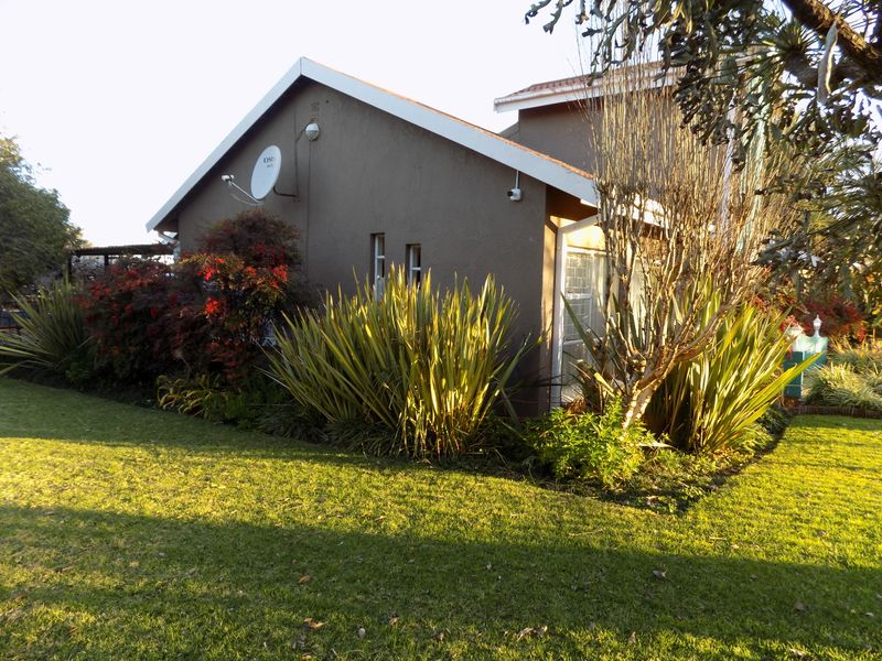 Family home on Large Stand - Photo 6