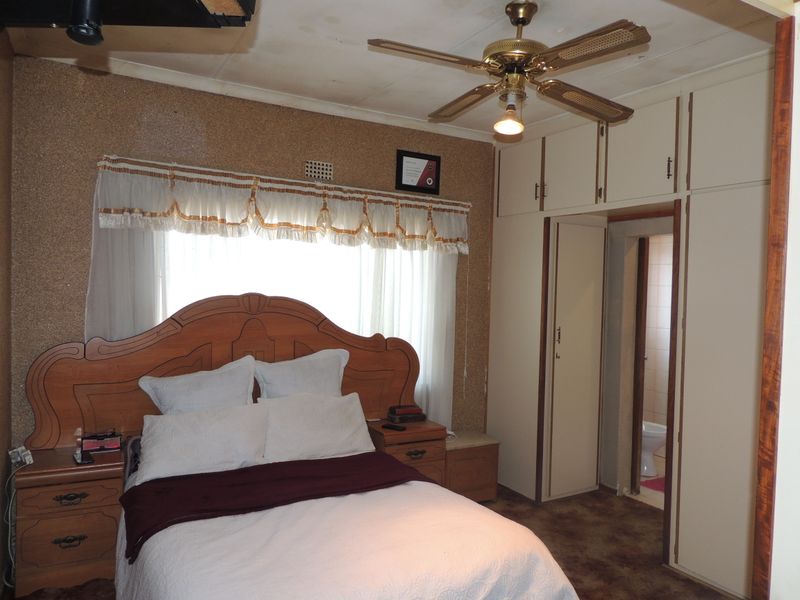 Endless Potential in a Prime, Family-Friendly Location! - Photo 4