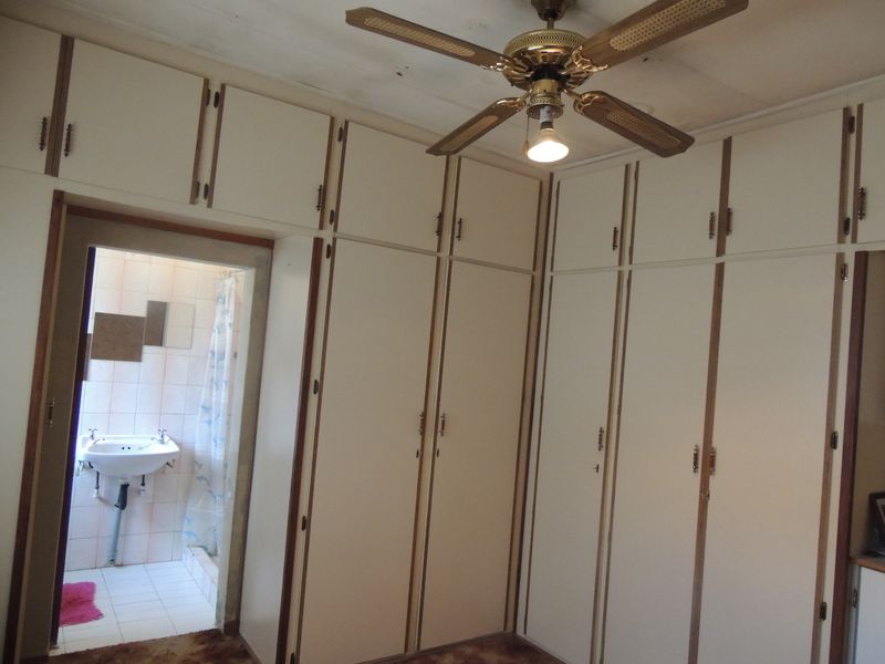 Endless Potential in a Prime, Family-Friendly Location! - Photo 5