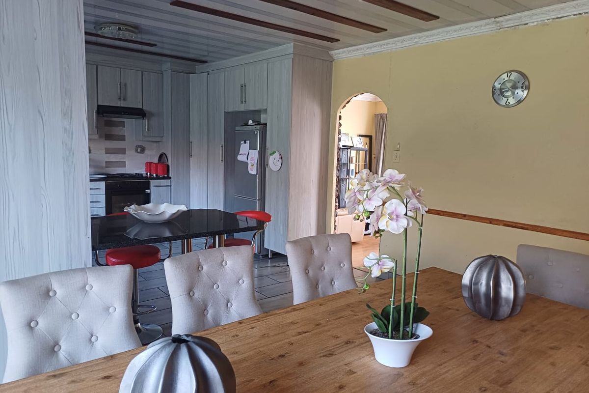 Elegant Family Home For Sale In Evander! - Photo 5