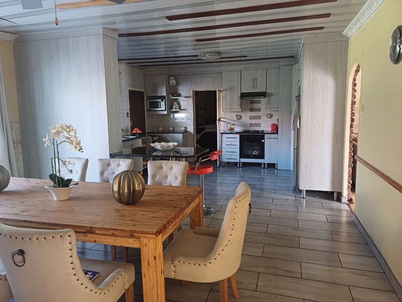 Elegant Family Home For Sale In Evander! - Photo 4