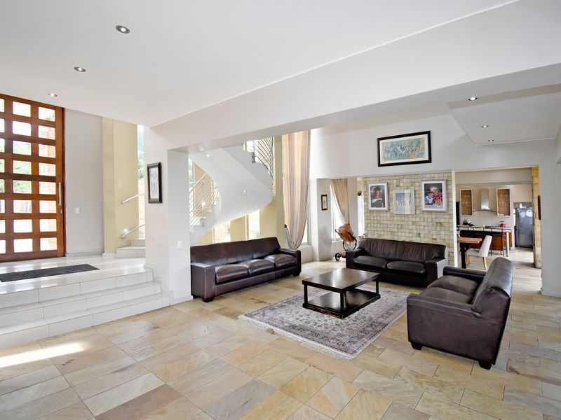 Unparalleled sense of space, light, and tranquility - Photo 4