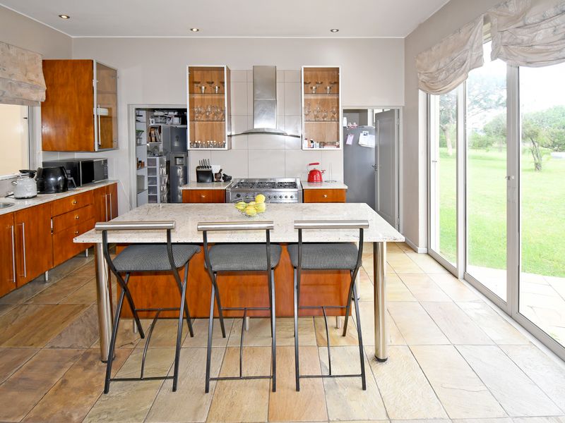 Unparalleled sense of space, light, and tranquility - Photo 9