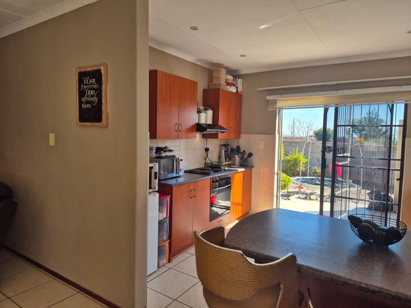 Prime Location, Peace of Mind: Your New Home Awaits in Bendor - Photo 9