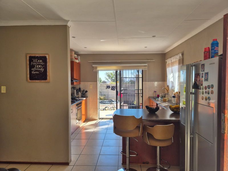 Prime Location, Peace of Mind: Your New Home Awaits in Bendor - Photo 10