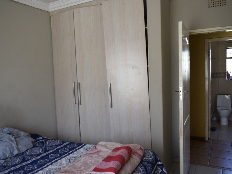 Modern 3 Bedroom property for sale in Elspark. - Photo 10