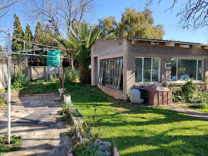 Spacious 3-Bedroom Family Home with Flatlet & Entertainment Haven! - Photo 4