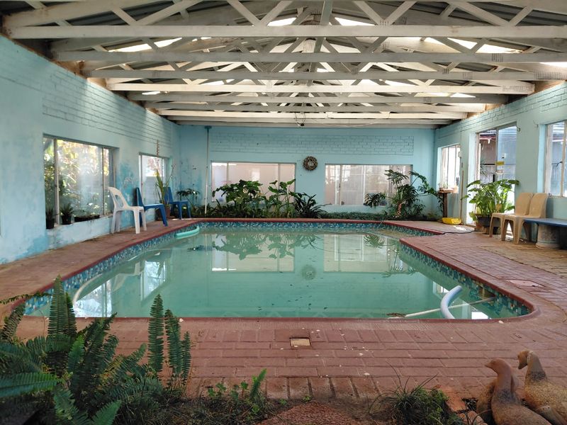 Spacious 3-Bedroom Family Home with Flatlet & Entertainment Haven! - Photo 2