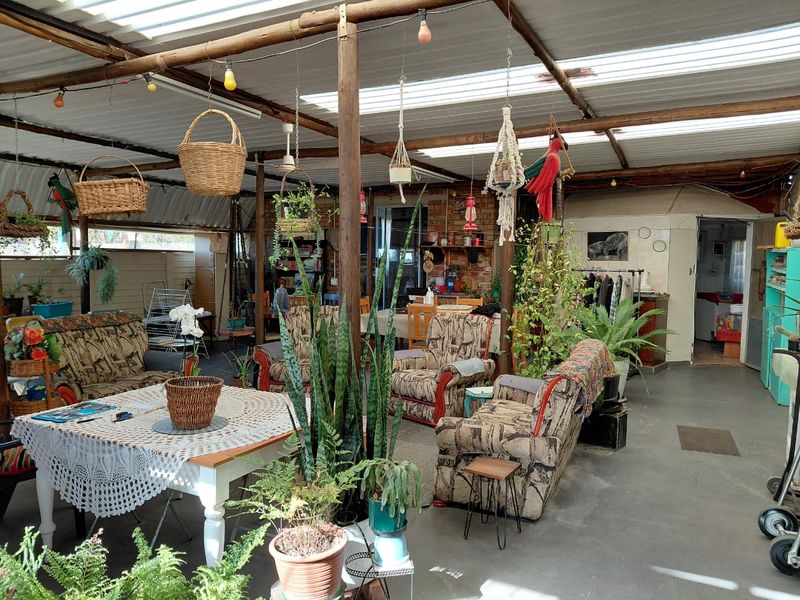 Spacious 3-Bedroom Family Home with Flatlet & Entertainment Haven! - Photo 10