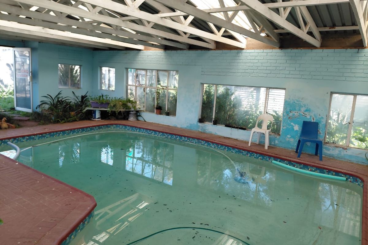 Spacious 3-Bedroom Family Home with Flatlet & Entertainment Haven! - Photo 3