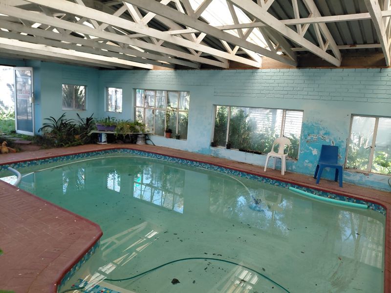 Spacious 3-Bedroom Family Home with Flatlet & Entertainment Haven! - Photo 3