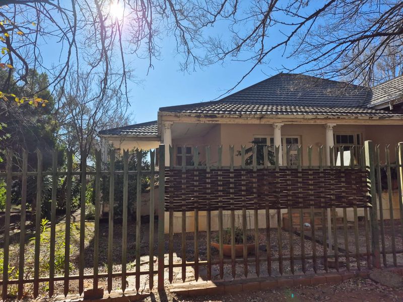 Farm Style - Fixer-Upper Full of Potential! - Photo 2