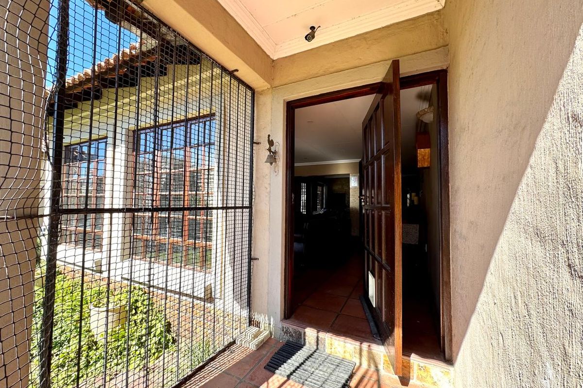 Spacious and private Tuscan style three bedroom home for sale in Secunda - Photo 2