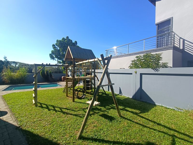 Elegant Family Living in the Prestigious Mzingazi Golf Estate - Photo 4