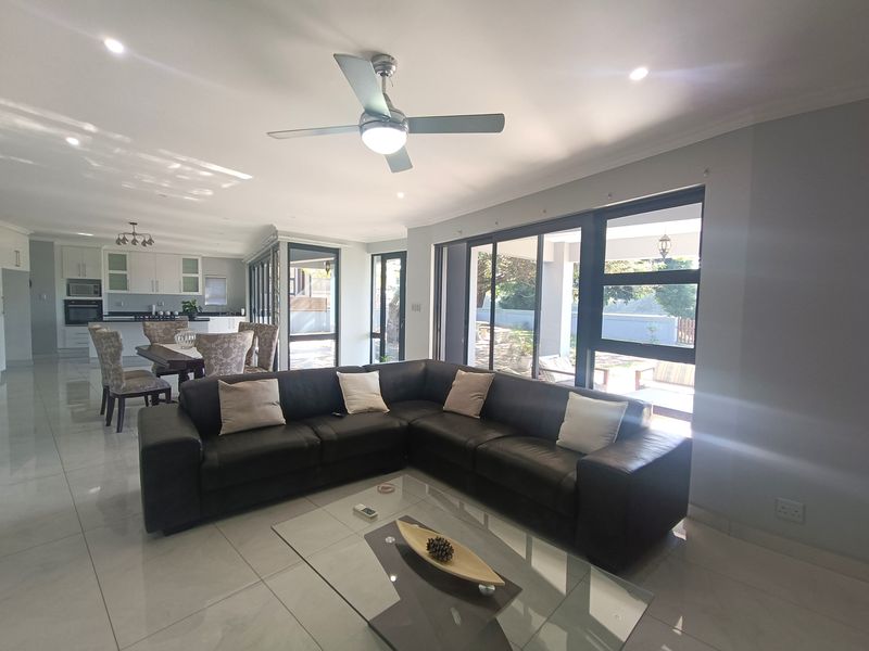 Elegant Family Living in the Prestigious Mzingazi Golf Estate - Photo 2