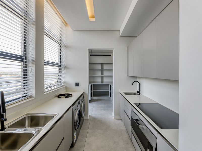 Brand Spanking New Fully Furnished 6-Bedroom, 6-Bathroom Signature Penthouse - Photo 10